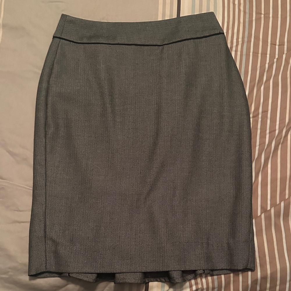 White House Black Market Classic Gray Pencil Skirt - Professional Workwear